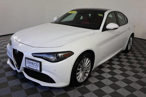 2022 Alfa Romeo Giulia Base