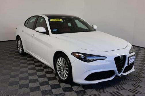 2022 Alfa Romeo Giulia Base