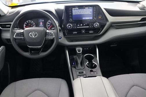 2021 Toyota Highlander LE