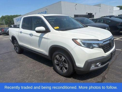 White 2019 Honda Ridgeline RTL-E