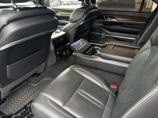 2023 Jeep Grand Wagoneer Series II