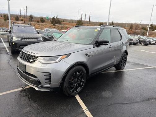 2023 Land Rover Discovery P300 S R-Dynamic