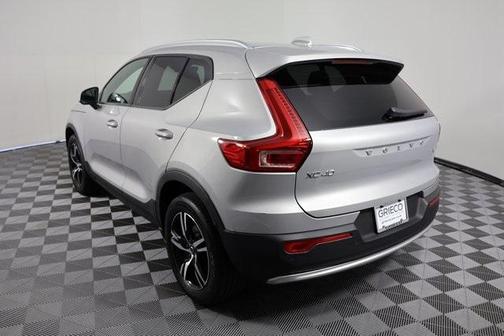 2023 Volvo XC40 B5 Core