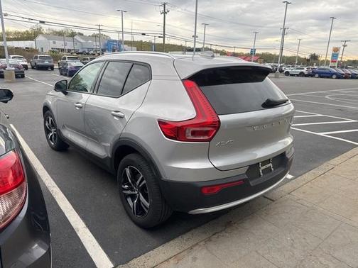2023 Volvo XC40 B5 Core