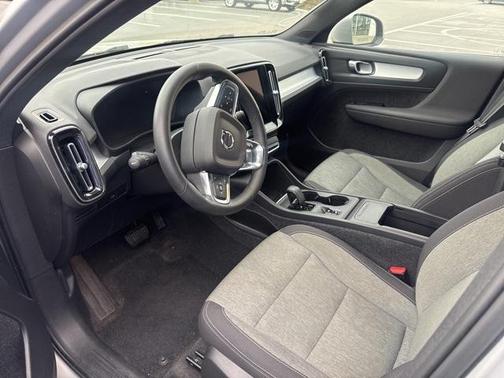 2023 Volvo XC40 B5 Core