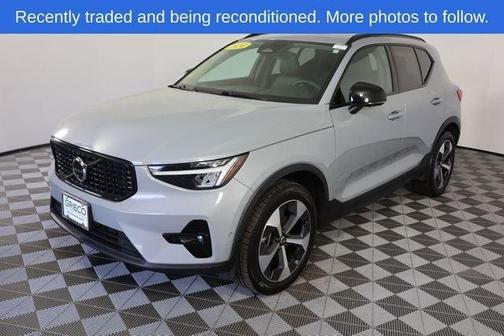 Gray 2024 Volvo XC40 B5 Plus Dark Theme