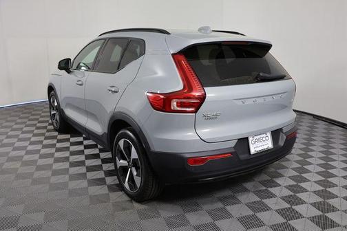 Gray 2024 Volvo XC40 B5 Plus Dark Theme
