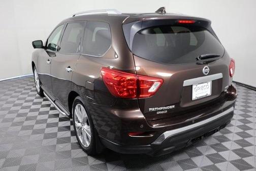 2019 Nissan Pathfinder SL