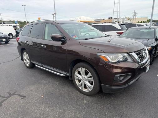 2019 Nissan Pathfinder SL