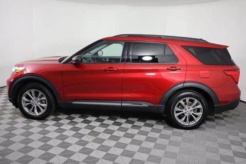 Rapid Red Metallic Tinted Clearcoat 2023 Ford Explorer XLT