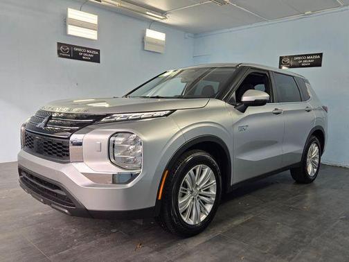 2025 Mitsubishi Outlander PHEV 