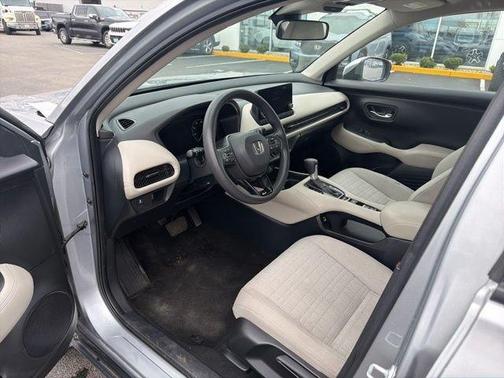 Lunar Silver Metallic 2023 Honda HR-V LX