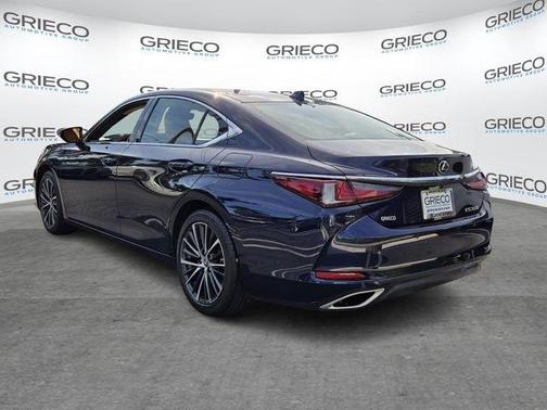 2022 Lexus ES 350 Base