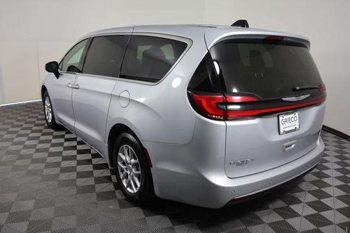Silver Mist Clearcoat 2023 Chrysler Pacifica Touring-L