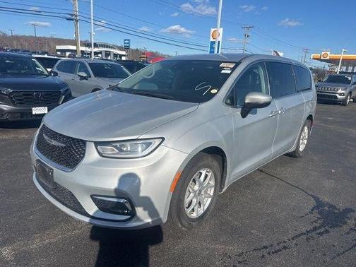 2023 Chrysler Pacifica Touring-L