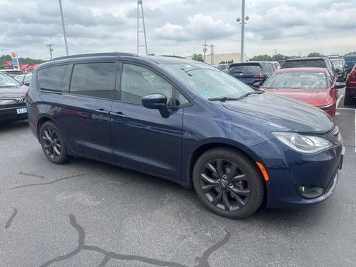 2020 Chrysler Pacifica Touring-L Plus