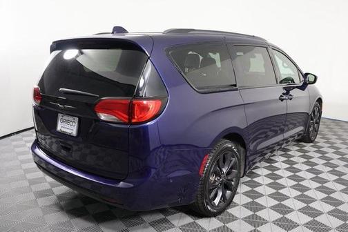 2020 Chrysler Pacifica Touring-L Plus