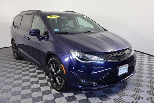 2020 Chrysler Pacifica Touring-L Plus