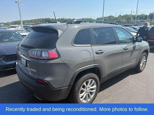 Sting Gray Clearcoat 2022 Jeep Cherokee Latitude Lux