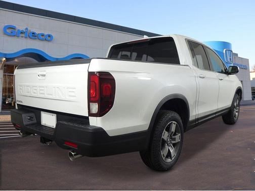 White 2026 Honda Ridgeline RTL