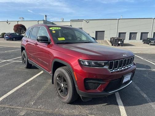2023 Jeep Grand Cherokee Laredo