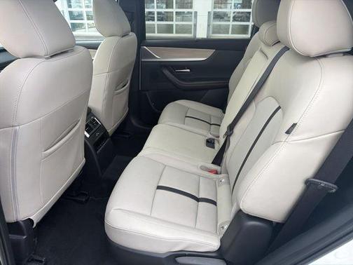 Rhodium White Premium 2025 Mazda CX-70 PR