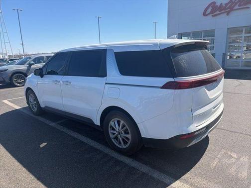 Snow White Pearl 2024 Kia Carnival LX
