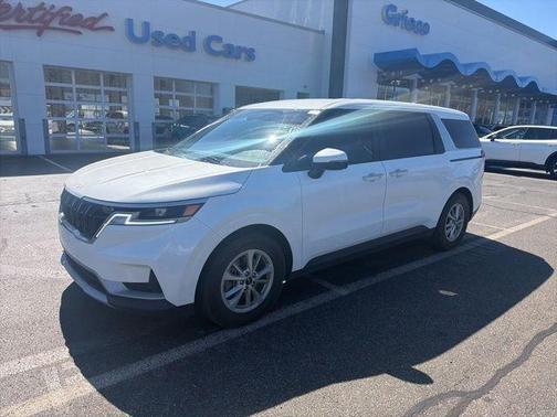 Snow White Pearl 2024 Kia Carnival LX