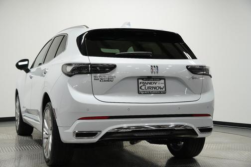 GEP IRIDESCENT WHITE TRICOAT 2026 Buick Envision Avenir AWD