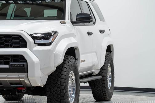 2025 Toyota 4Runner Hybrid Trailhunter