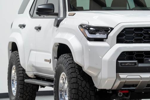2025 Toyota 4Runner Hybrid Trailhunter