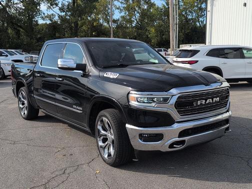 Diamond Black Crystal Pearlcoat 2019 RAM 1500 Limited