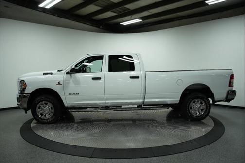 2022 RAM 2500 Tradesman Crew Cab 4x4 8' Box