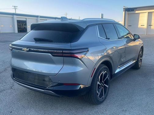 2025 Chevrolet Equinox EV LT