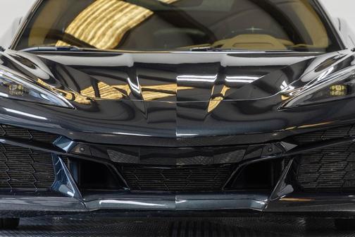 Carbon Flash Metallic 2024 Chevrolet Corvette Z06