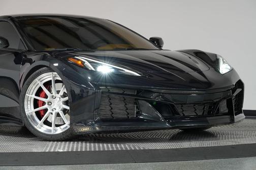 Carbon Flash Metallic 2024 Chevrolet Corvette Z06