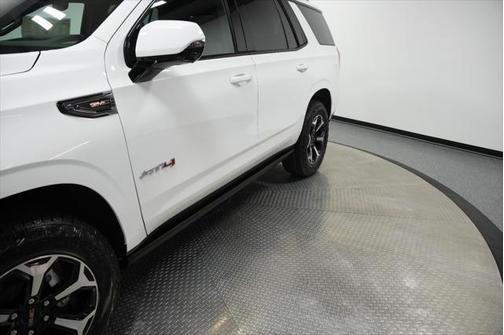 2025 GMC Yukon 4WD AT4
