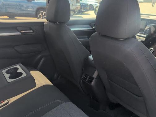 WHI/White 2026 GMC Terrain FWD Elevation