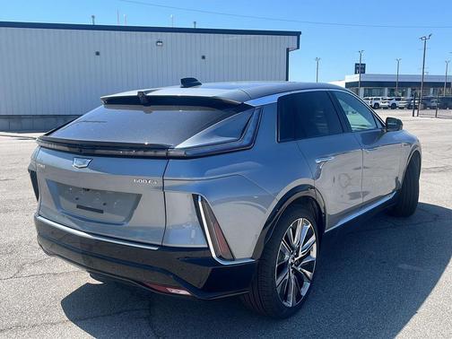 Argent Silver Metallic 2026 Cadillac LYRIQ Signature Luxury