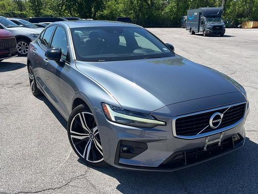 Osmium Grey Metallic 2019 Volvo S60 T5 R-Design