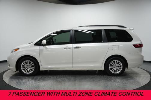 2017 Toyota Sienna XLE