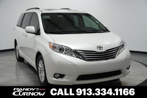 2017 Toyota Sienna XLE