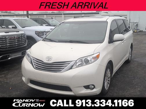 2017 Toyota Sienna XLE