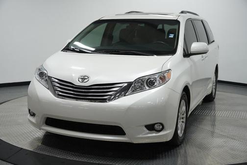 2017 Toyota Sienna XLE