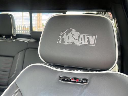 Sterling Metallic 2024 GMC Sierra 1500 AT4X