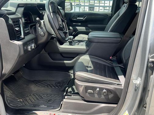Sterling Metallic 2024 GMC Sierra 1500 AT4X