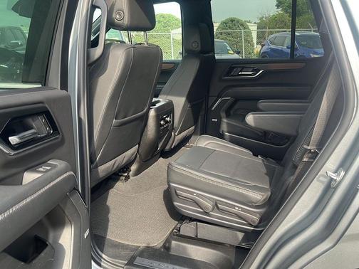 Sterling Metallic 2025 GMC Yukon Denali