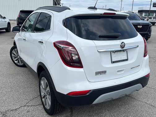Summit White 2018 Buick Encore Preferred