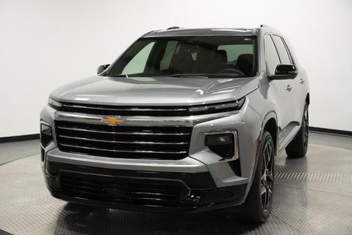Sterling Gray Metallic 2025 Chevrolet Traverse High Country