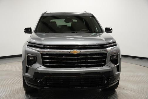 Sterling Gray Metallic 2025 Chevrolet Traverse High Country